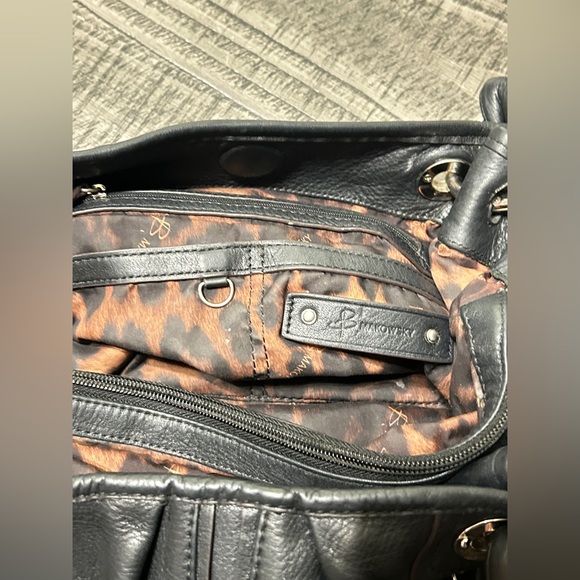 B. Makowsky Black Leather Shoulder Bag with Silver Accents - Picture 4 of 12